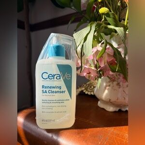 CeraVe Renewing SA Cleanser 🩵
